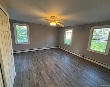 42 Maple Street - Photo Thumbnail 4