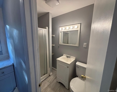 42 Maple Street - Photo Thumbnail 10