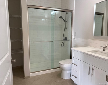 515 Jackson Avenue - Photo Thumbnail 11