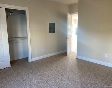 515 Jackson Avenue - Photo Thumbnail 10