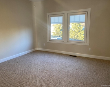 515 Jackson Avenue - Photo Thumbnail 9