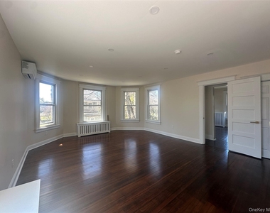 55 Sea Cliff Avenue - Photo Thumbnail 1