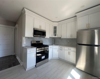 55 Sea Cliff Avenue - Photo Thumbnail 2