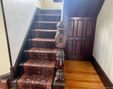 8 Alden Place - Photo Thumbnail 5