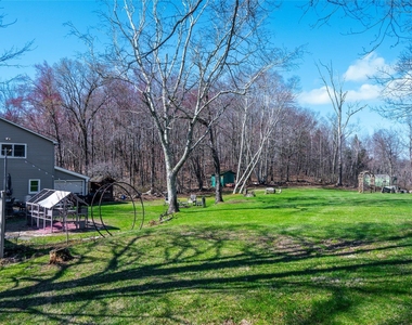 163 E Street - Photo Thumbnail 9
