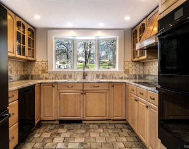 163 E Street - Photo Thumbnail 1