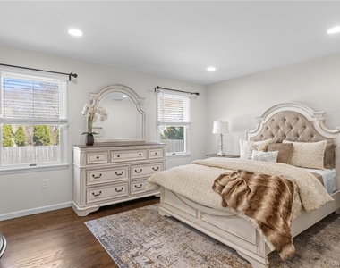 52 Summit Drive - Photo Thumbnail 16