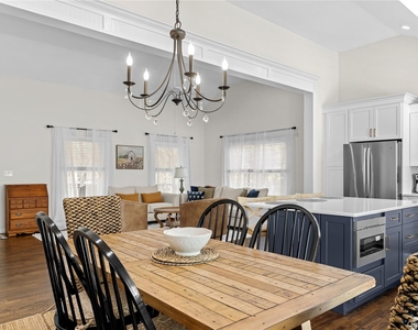 52 Summit Drive - Photo Thumbnail 15