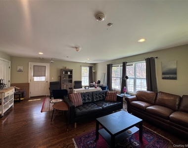 907 Main Street - Photo Thumbnail 14