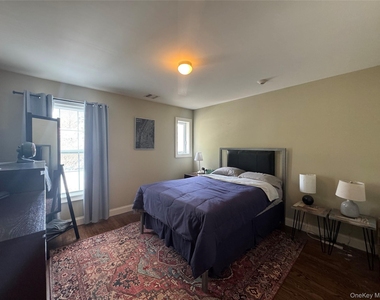 907 Main Street - Photo Thumbnail 13