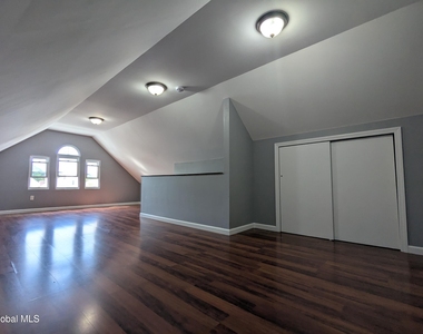 69 Winthrop Avenue - Photo Thumbnail 17