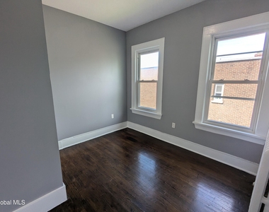 69 Winthrop Avenue - Photo Thumbnail 8