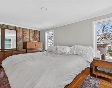 106 Van Dam Street - Photo Thumbnail 16