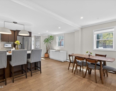 106 Van Dam Street - Photo Thumbnail 9