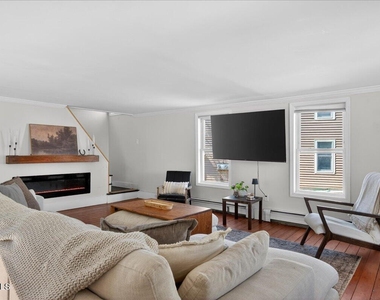 106 Van Dam Street - Photo Thumbnail 14
