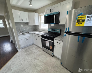 9 Scott Avenue - Photo Thumbnail 9
