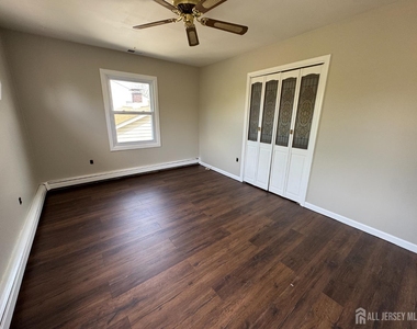 9 Scott Avenue - Photo Thumbnail 11