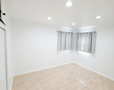 216 Bloomfield Avenue - Photo Thumbnail 3