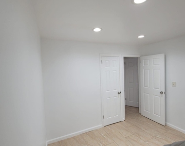 216 Bloomfield Avenue - Photo Thumbnail 11