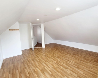 216 Bloomfield Avenue - Photo Thumbnail 18