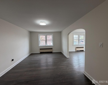 1020 Raritan Avenue - Photo Thumbnail 15
