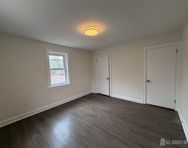 1020 Raritan Avenue - Photo Thumbnail 6