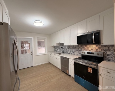1020 Raritan Avenue - Photo Thumbnail 12