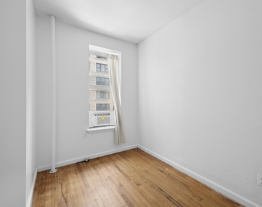 320 E 49th Street - Photo Thumbnail 2