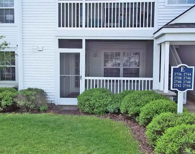 2736 S Knightsbridge Circle - Photo Thumbnail 1
