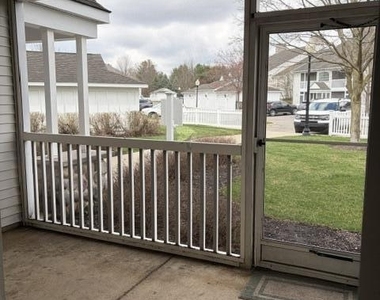 2736 S Knightsbridge Circle - Photo Thumbnail 7