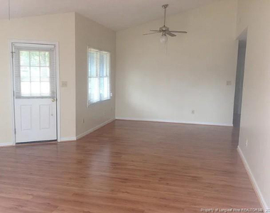 633 Winthrop Court - Photo Thumbnail 3