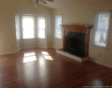 633 Winthrop Court - Photo Thumbnail 4
