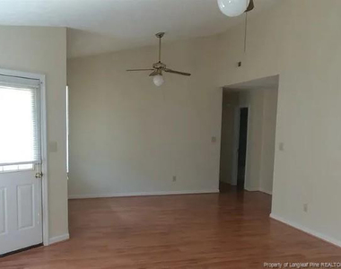 633 Winthrop Court - Photo Thumbnail 6