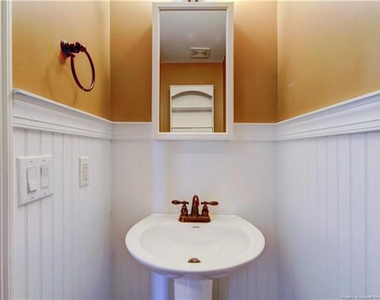 590 Stoney Creek Drive - Photo Thumbnail 3