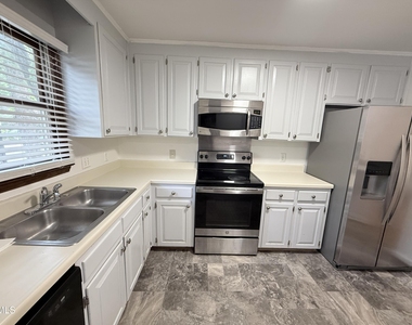 5544 Sharpe Drive - Photo Thumbnail 8
