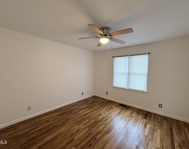 5544 Sharpe Drive - Photo Thumbnail 15