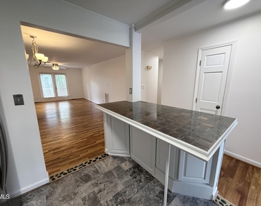 5544 Sharpe Drive - Photo Thumbnail 6
