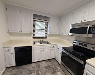 5544 Sharpe Drive - Photo Thumbnail 7