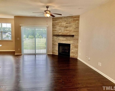213 Churment Court - Photo Thumbnail 6