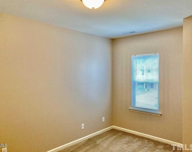213 Churment Court - Photo Thumbnail 11