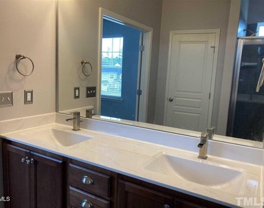 213 Churment Court - Photo Thumbnail 8