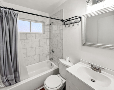 1800 Rosewood Avenue - Photo Thumbnail 10