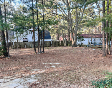 1800 Rosewood Avenue - Photo Thumbnail 12
