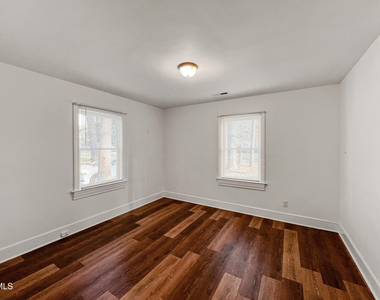 1800 Rosewood Avenue - Photo Thumbnail 3