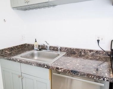 11602 Vantage Hill - Photo Thumbnail 9
