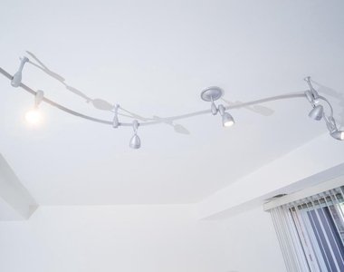 11602 Vantage Hill - Photo Thumbnail 13