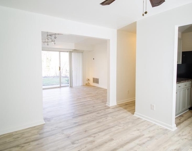 11602 Vantage Hill - Photo Thumbnail 2