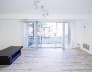 11602 Vantage Hill - Photo Thumbnail 12
