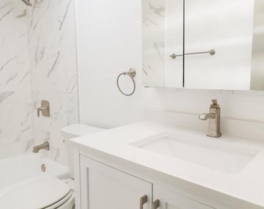 11602 Vantage Hill - Photo Thumbnail 15