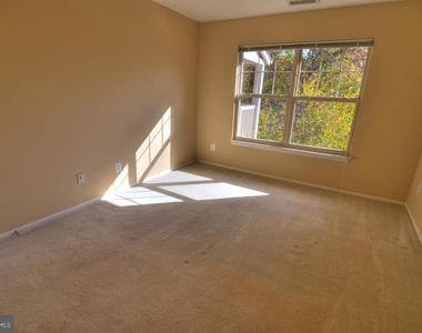 1793 Jonathan Way - Photo Thumbnail 12